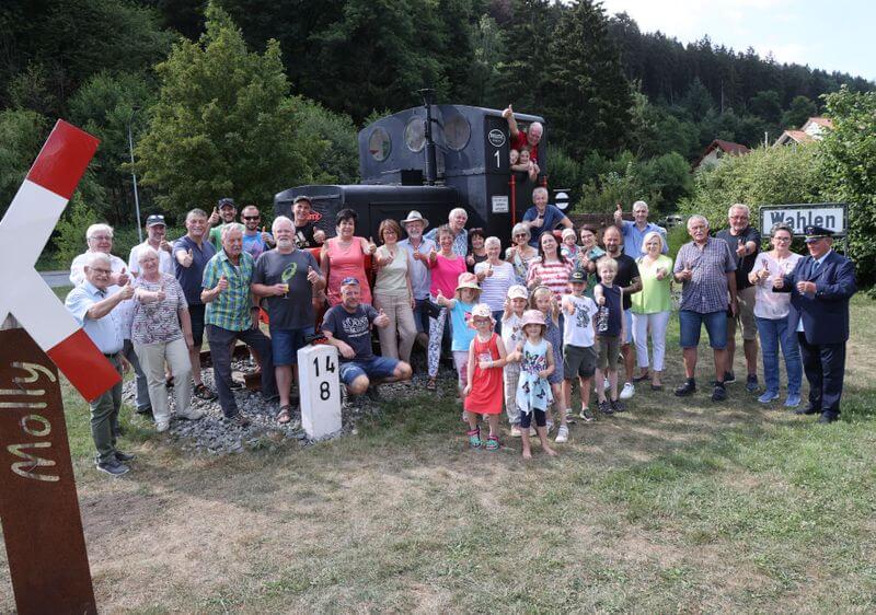 Helfer und Helferinnen der "Wir sind Wahlen"-Initiative.